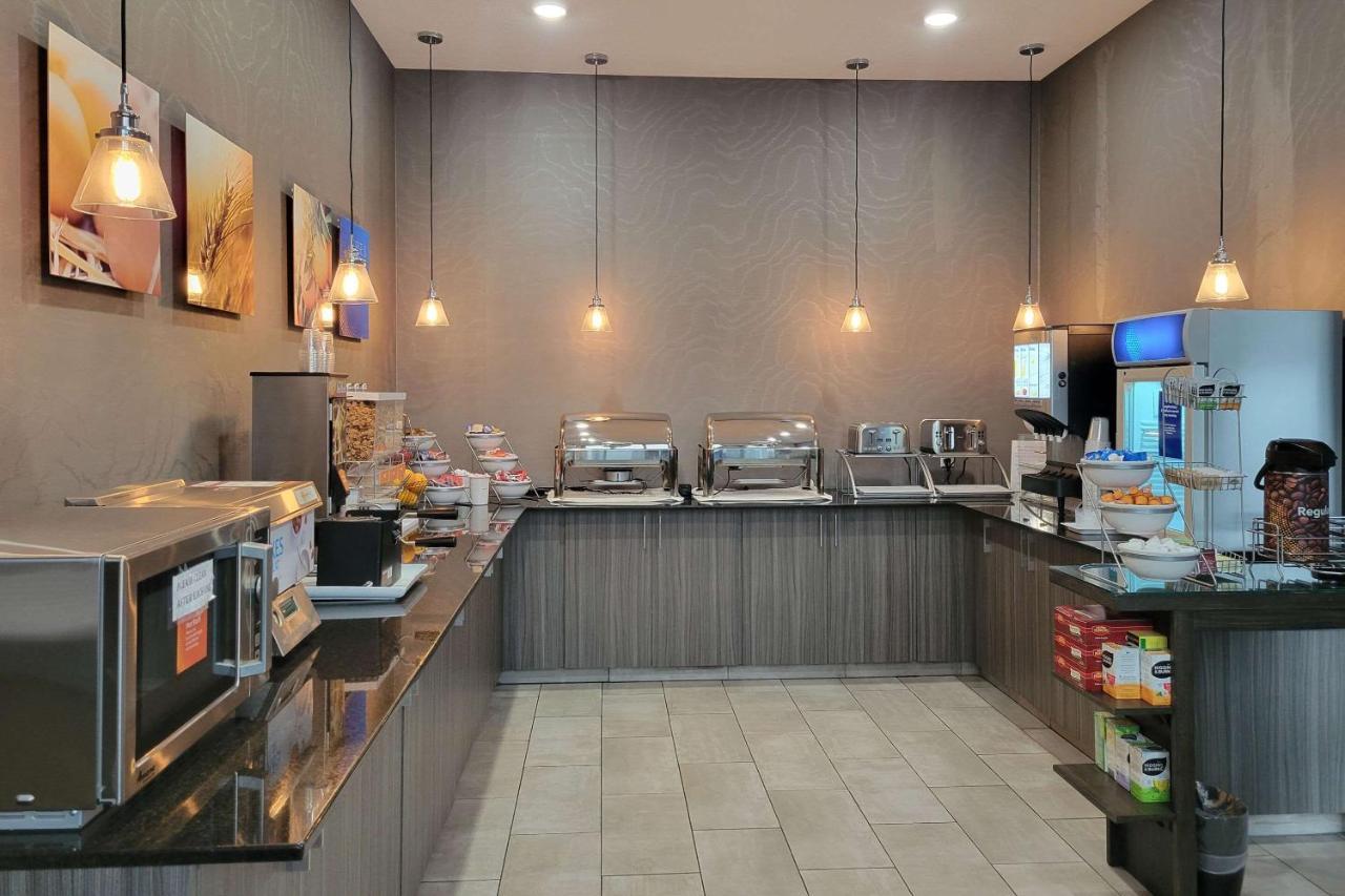 Comfort Inn & Suites Северен Батълфорд Екстериор снимка